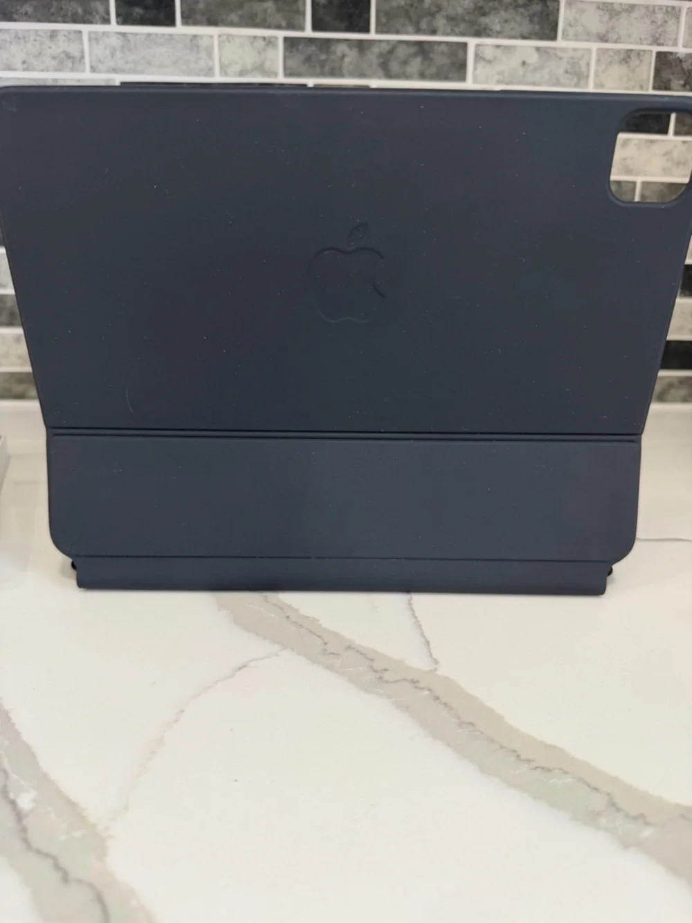 Apple Magic Keyboard - iPad 11in or iPad Air